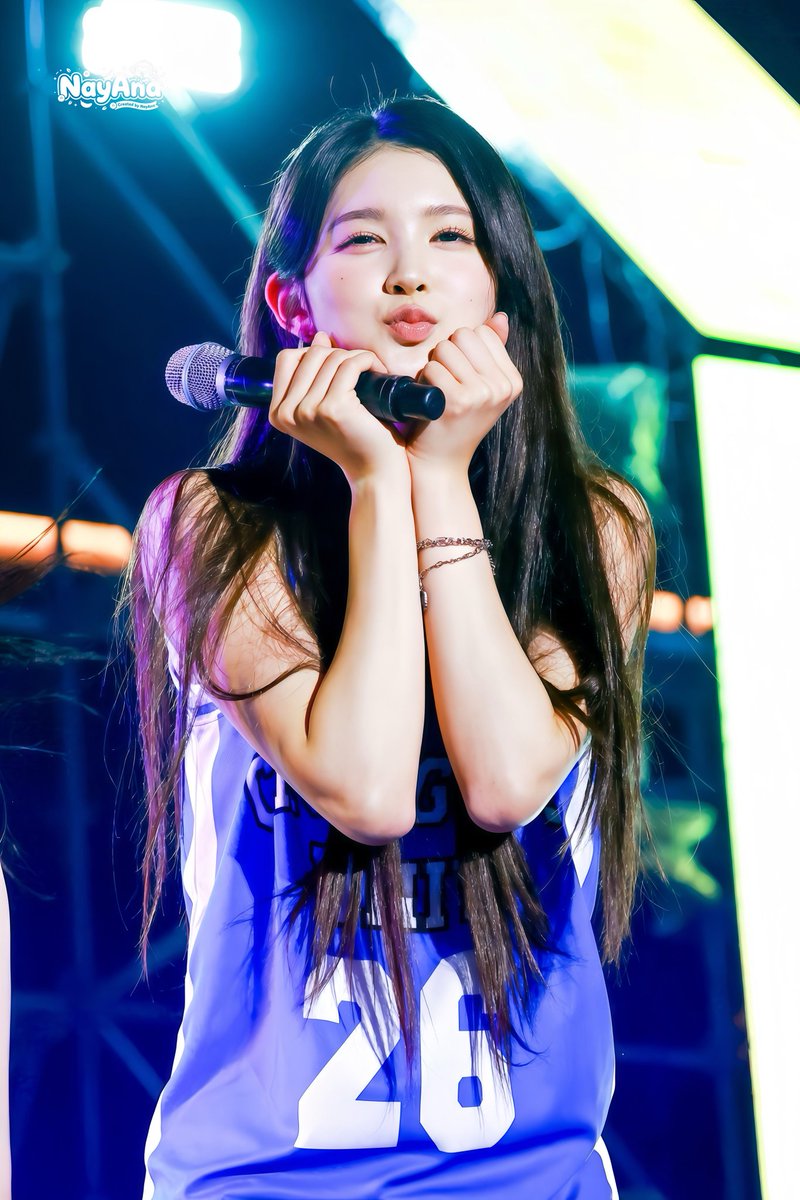 H2H_ANAH's tweet photo. 💙

#에이나 #A_NA #エイナ #卢惟娜
#하츠투하츠 #H2H #Hearts2Hearts https://t.co/WQvOL2dp8O
