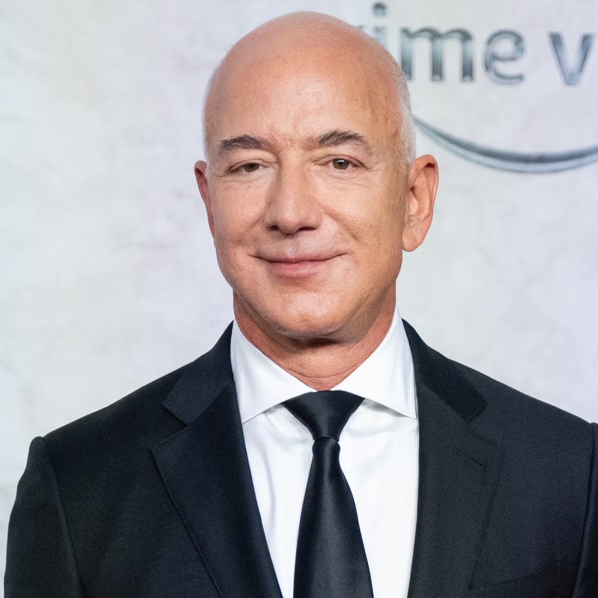 EyeWhales's tweet photo. JUST IN: Amazon is reportedly in talks to acquire AI startup Decart for around $7 BILLION, according to WSJ.

The deal would expand Amazon’s AI capabilities as competition in the artificial intelligence sector intensifies. https://t.co/JYbyOb4FrG