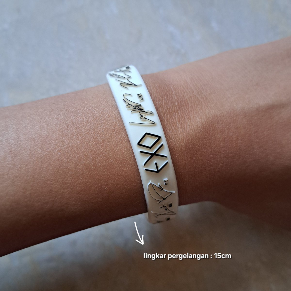 chillaxbliss's tweet photo. #wts #wristband #gelang #exo #exol #growl #buntingflag #loveshot
๐ธ 25k
Wristband EXO Growl (free Bunting Flag)
good conditionโจ๏ธ
DM/reply for details
๐ โ๏ธ
๐ธ belum include ongkir (range 5k-15k)
๐ dom jogja https://t.co/lnnARBIUmZ
