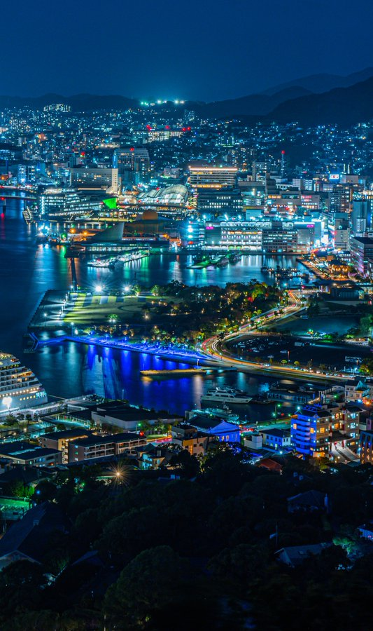 Supergok2761's tweet photo. 日本で最も美しい夜景はここ https://t.co/RgRuouWgKx