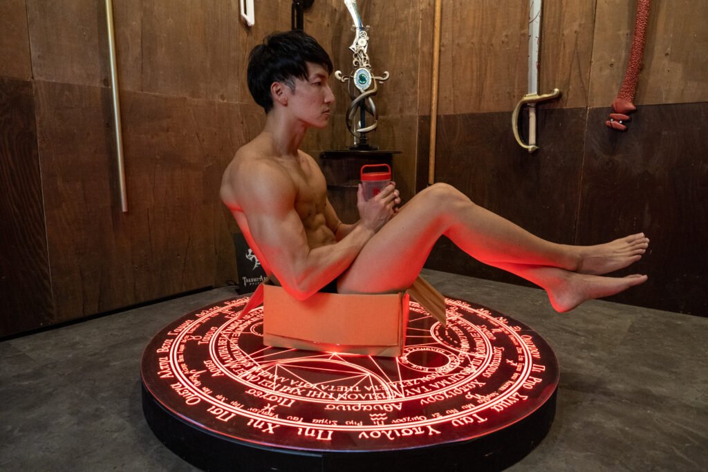 muscleplus_free's tweet photo. 異世界から召喚したら勇者じゃなく捨てマッチョだった件

※実際に撮影しています https://t.co/zyKFKundy3