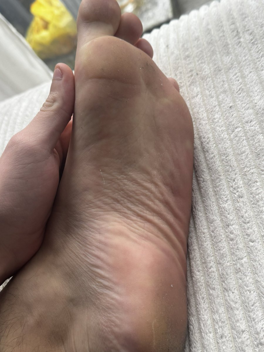 YKFeets's tweet photo. Findom #findom wünsche euch einen schönen Tag https://t.co/NYfs8ugIJj