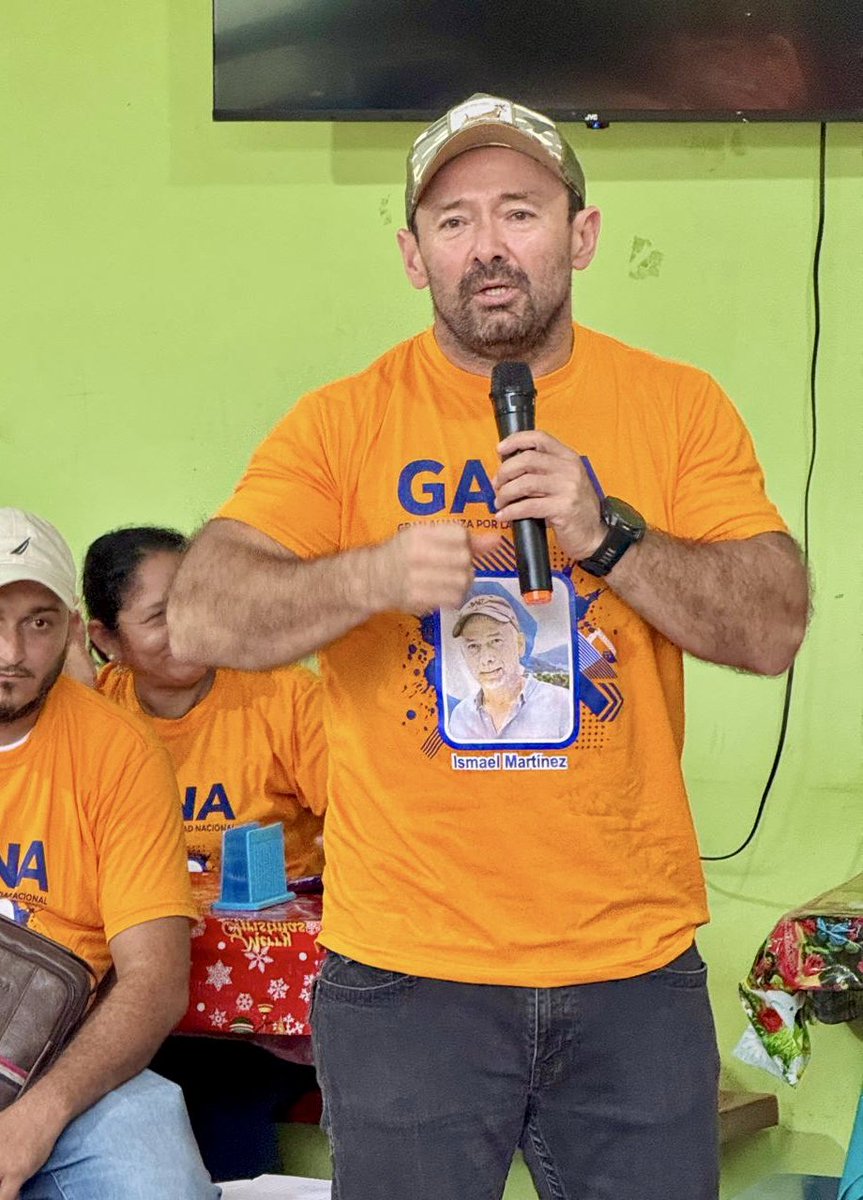 GGallegos24's tweet photo. Esta tarde nos reunimos en el municipio de La Unión Sur junto a nuestro candidato a alcalde, Ismael Martínez; nuestra candidata a diputada propietaria, Evelin Córdova; nuestra directora municipal, Rosa Martínez, y diferentes líderes del municipio, para coordinar y preparar nuestra participación de cara a las elecciones de 2027.
