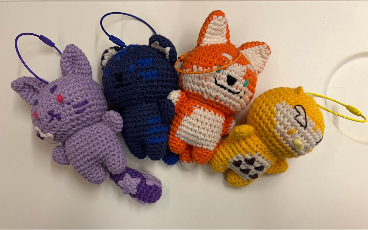 ERW_Haerang's tweet photo. 🐯🐱🐶🦉 
💙💜🧡🧡 https://t.co/5kawFfsPJ3