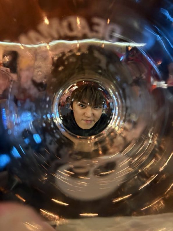_valentyong's tweet photo. this only mean one thing in korea https://t.co/B7HG9kOfSu