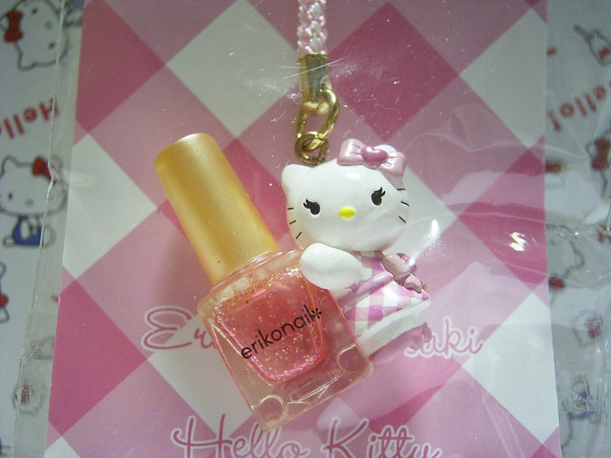 pinkhimedoll's tweet photo. cute hello kitty charms https://t.co/mHNOHuWbkK