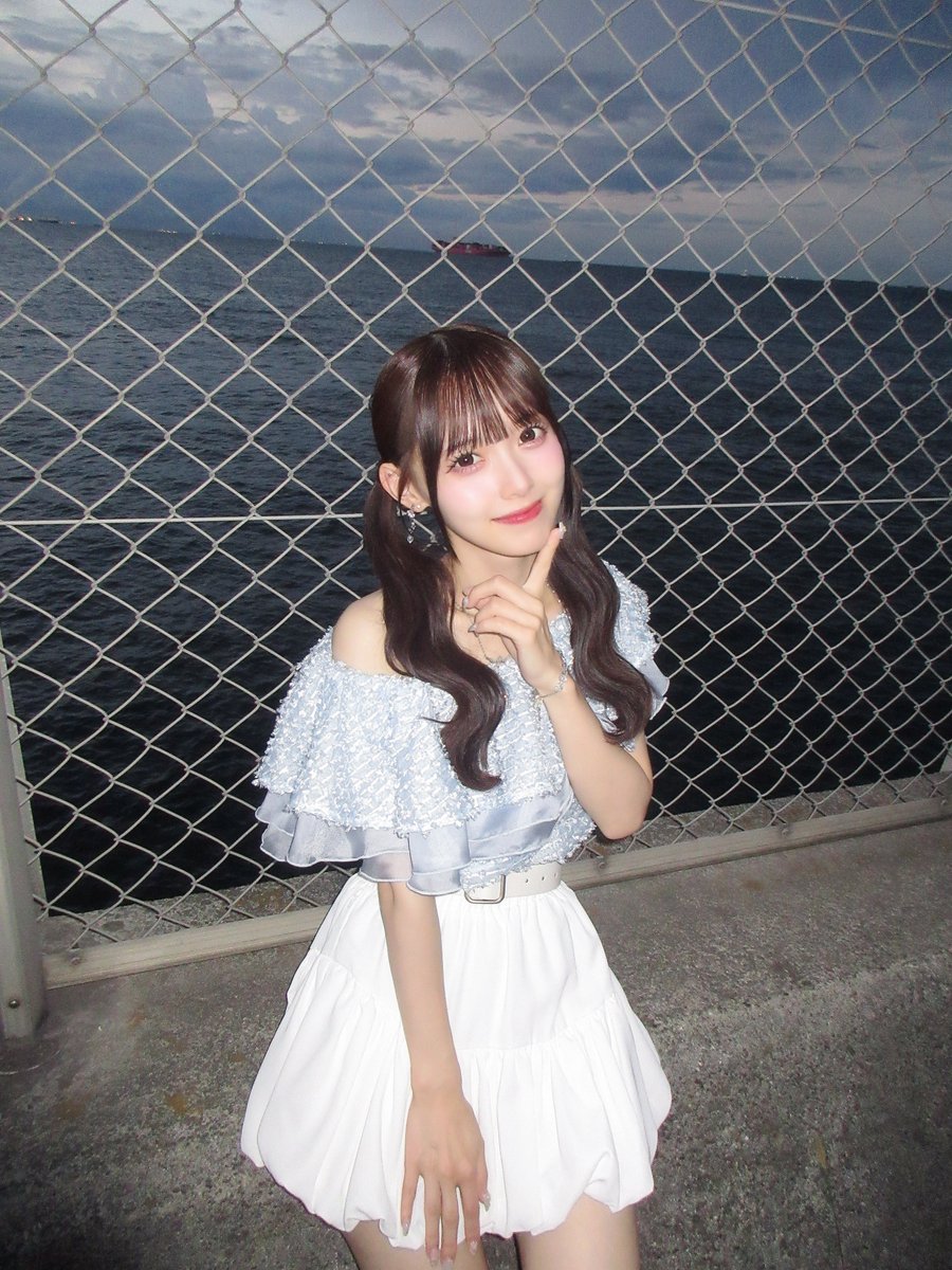 MomokoHashimoto's tweet photo. ももな、お誕生日おめでとう🎉🎂💘.ᐟ.ᐟ

ももなとふざけて笑いあってる時間がなによりしあわせだよ🫶🏻

お顔も性格も天才で、お仕事に対してとっても真面目で努力家なももな🎀
最近はたくさんの方にももなの魅力が広がっていてすごくうれしいんだ〜😭

24歳も幸せな一年になりますように🍑
だいすき https://t.co/fmOGeO9lyE