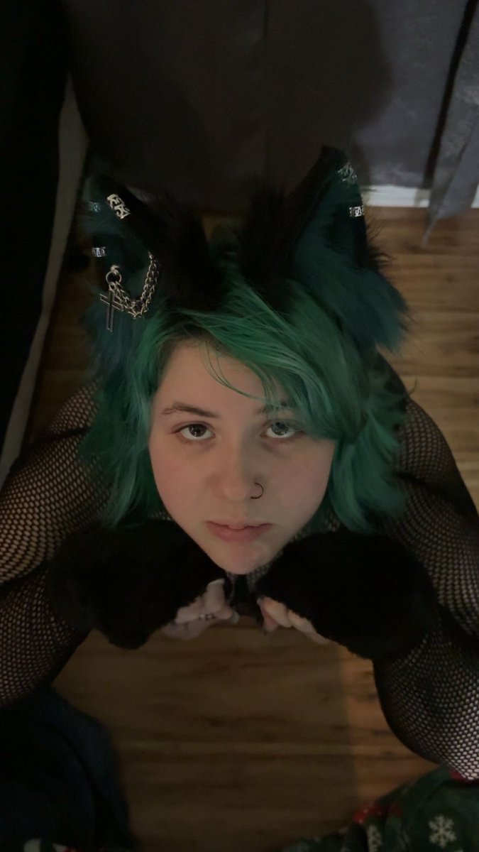 pokeballz01's tweet photo. Awww…how could I resist >~< puppppy eyes !!!! @Witchy_Pupp #petplay #puppygirl #furry https://t.co/qldlNcEFbx