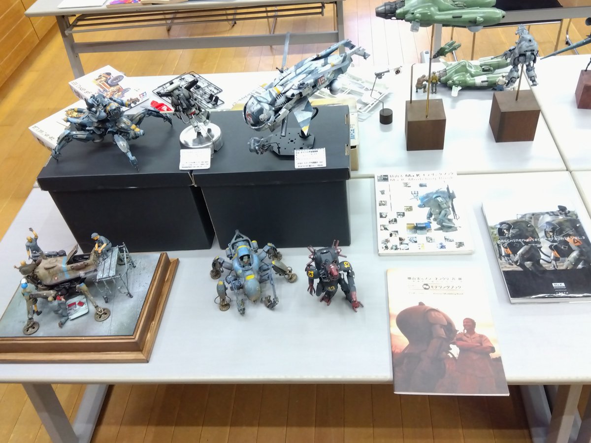 shiragamegane's tweet photo. 1枚目：サンエスさん
2枚目：イクラクンさん
3枚目：当日参加してくれたルチアーノさん
(緑色のファルケは私のです)
同じキットを並べて見れるのは機体色やツヤ感の違い
が楽しめてとてもワクワクしますよね https://t.co/zfWZnOQOXq