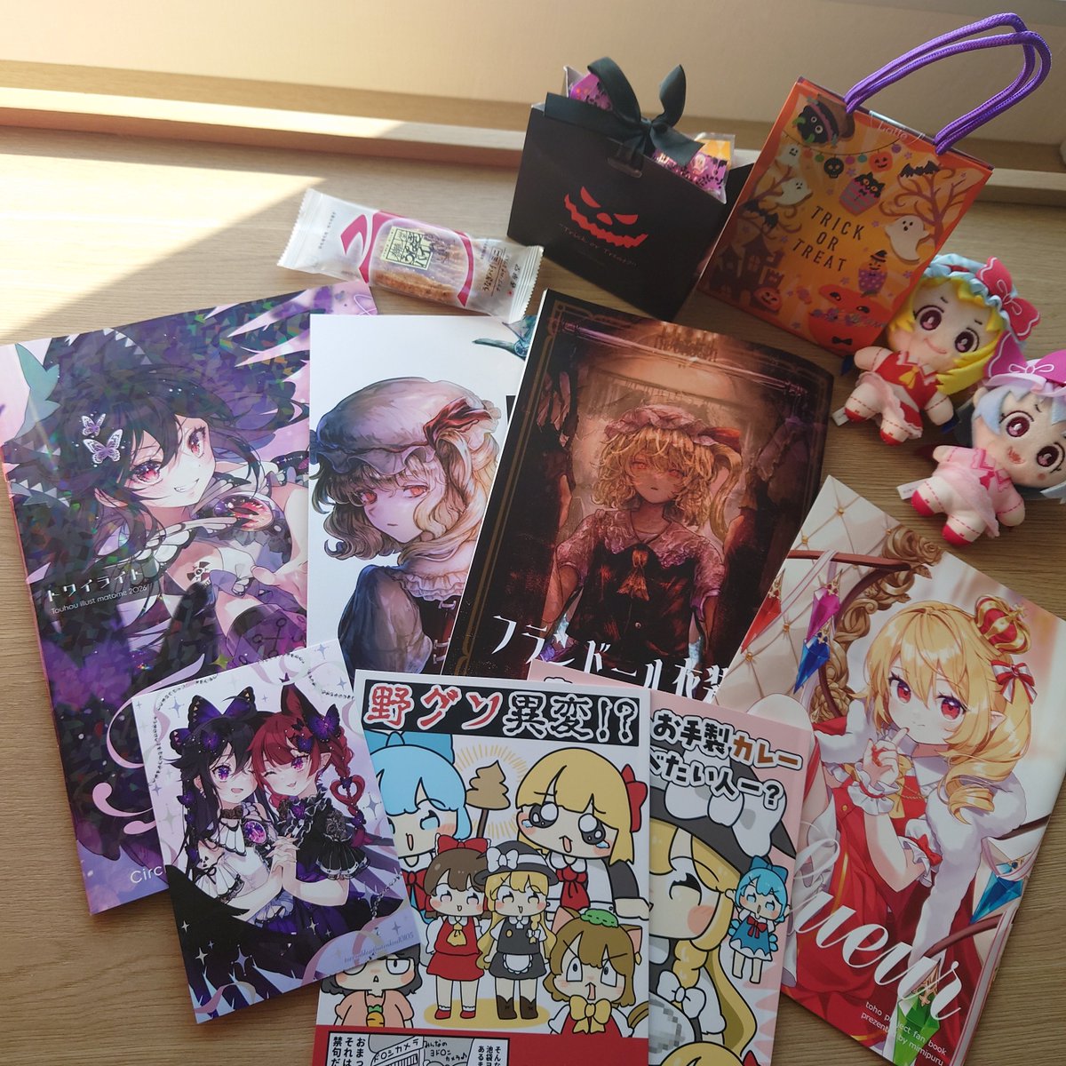 MOCHACOT_'s tweet photo. 紅楼夢戦利品や頂き物！(今回イベント終了5分以内でしか回れず) https://t.co/bBGbylKRJF