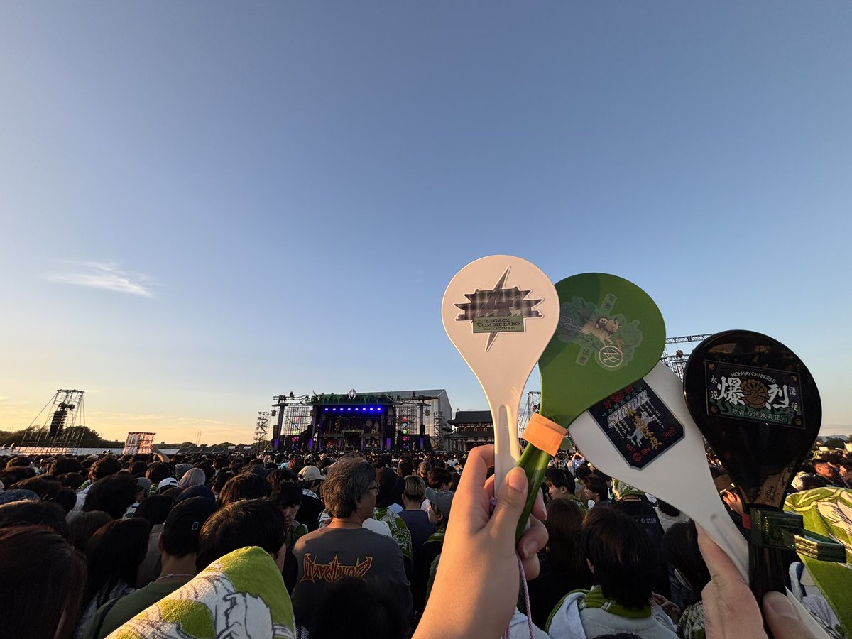 rl4e_'s tweet photo. 文禍伝雷ありがとよ〜❕❕
人生初の二日連続でのずっと真夜中でいいのに。を摂取して幸せ空間幸せ時間デシタ(^т  ̫ т^)♡
これまで奏でてきた音を聴いて、今奏でる音を聴いて、私はずっと真夜中でいいのに。を好きになれてよかった⟡.·*.
最高の2日間をありがとうデシタ⚡️ https://t.co/1BOnN1zQuL
