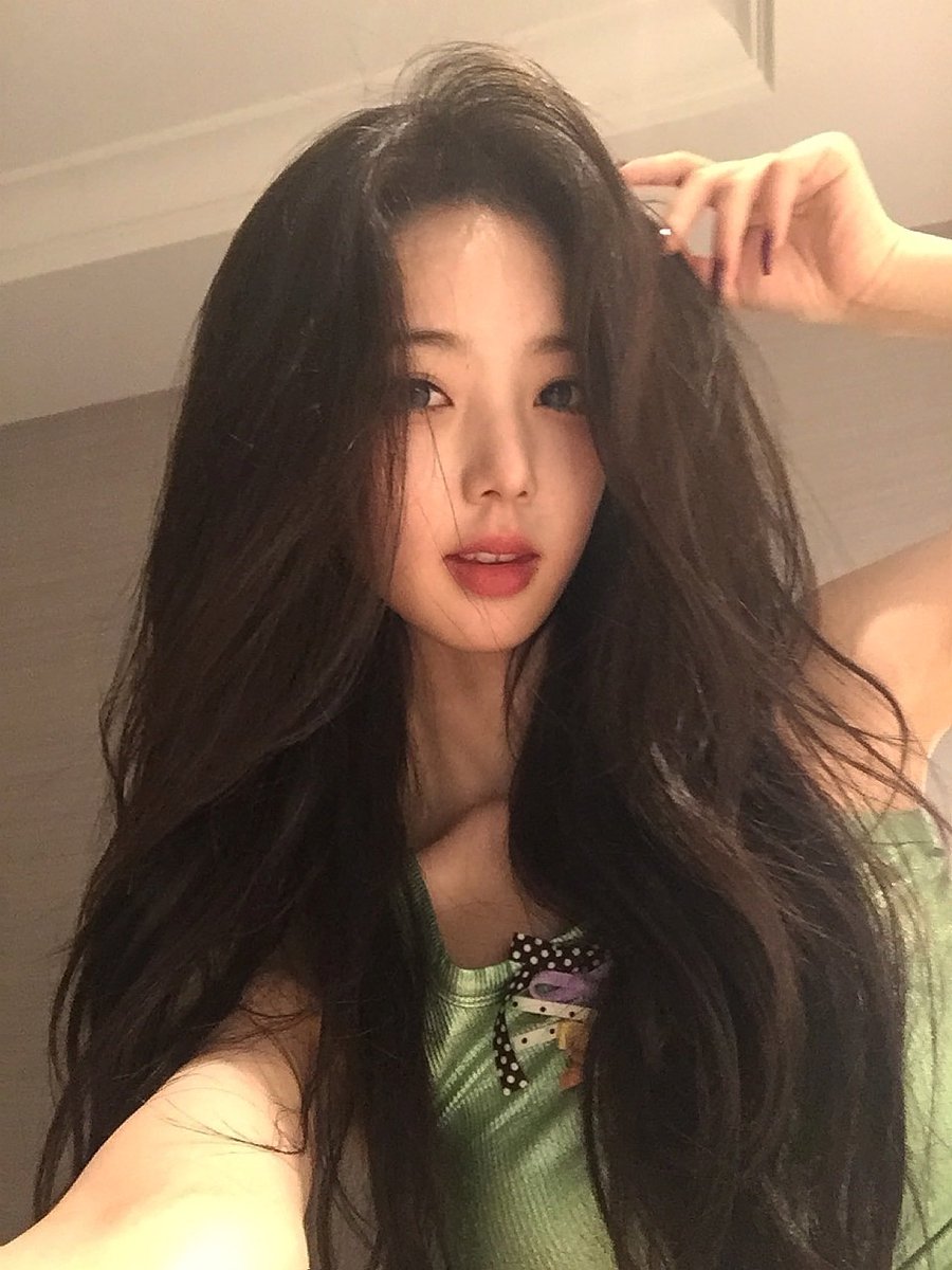 KiiKiii_LEESOL's tweet photo. 어제는 이런 느낌 💚
#KiiiKiii #키키 #LEESOL #이솔 https://t.co/kfUEVyws8W