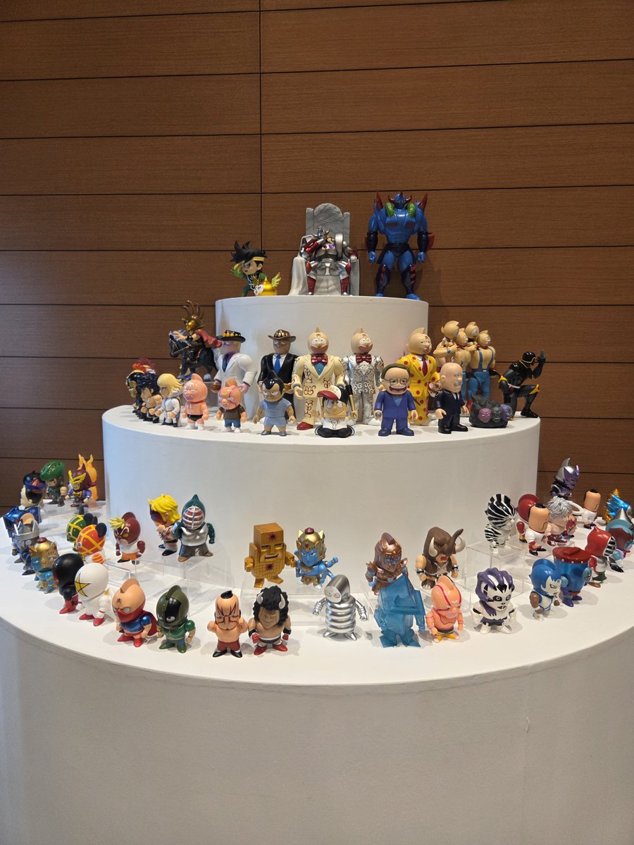 2929_crane's tweet photo. マッスルショットのフィギュアいっぱい！😆

この中だったら、ぬすっとジョージが会場販売されていたら、お迎えしていたかもしれないな。

#スパフェス #SpiceSeed #スパイスシード https://t.co/r2Hg48MRWU