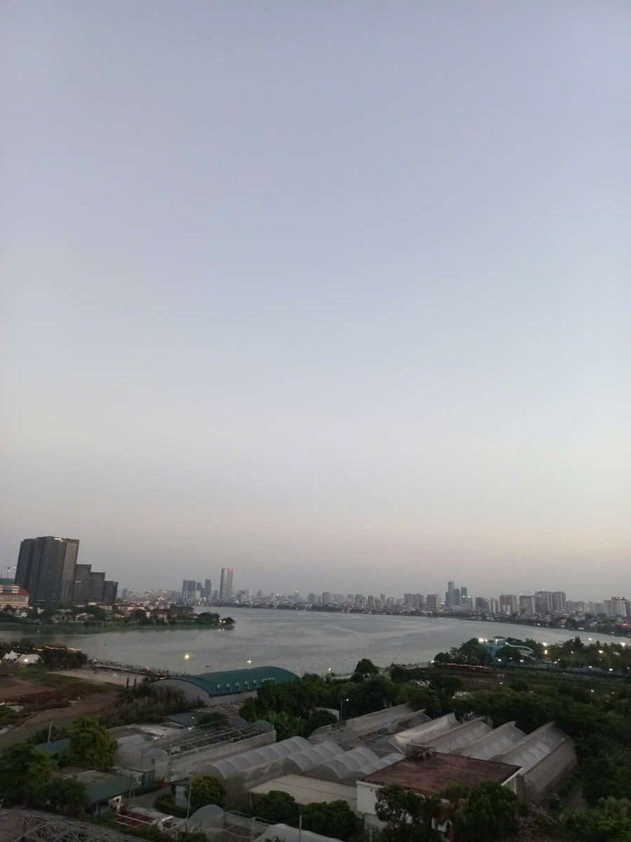 VoVan6385's tweet photo. Rốt cuộc, chúng ta đang vội vàng để làm gì?
Cả ngày lo chuyện ngày mai, cả đời lo chuyện tương lai.
Đến khi nhìn lại, những ngày cần lo nhất lại là những ngày của hiện tại .
@grok phải vậy k?
#chill #canhdep #fl https://t.co/uBMYx4rh8s