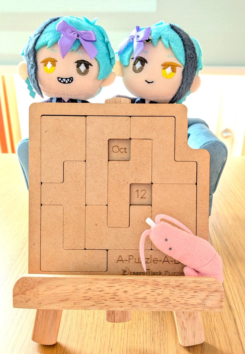 CLcl4lcLC's tweet photo. 10/12
また🎀してみたけど本当にかわいいなキミら
そしてよく見たら二人とも視線が↖️にいってるけどそこに何があるんだい…

#ぬいと366日
#ツイステぬい撮り部
#twstぬい撮り部 https://t.co/XliVSDMQcS