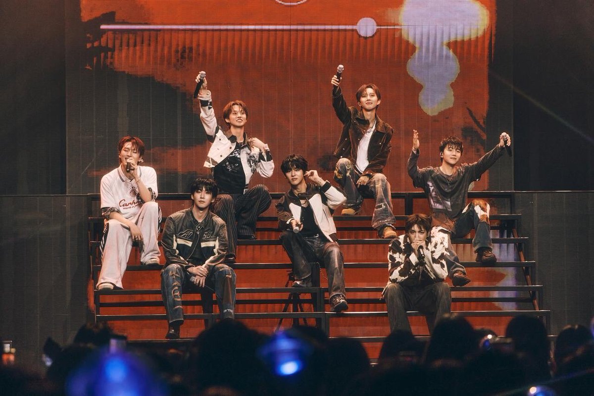 ptg_stats's tweet photo. [📰] With all tickets sold-out, @CUBE_PTG (PENTAGON) completes 200 minutes of Seoul performance for 10th Anniversary Concert

👉🏻https://t.co/xU0mJ60QBx
👉🏻https://t.co/FbKZz719tH

#PENTAGON #펜타곤 @nakedxproud https://t.co/XSNrPaj2mV