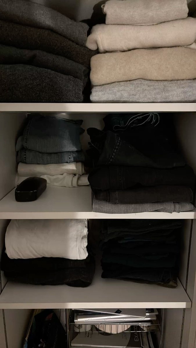 am0xii33's tweet photo. . ݁₊ ⊹ . ݁˖ . ݁❀ going shopping and not being able to fit into anything because it's too b i g https://t.co/IWbhLqU9mc