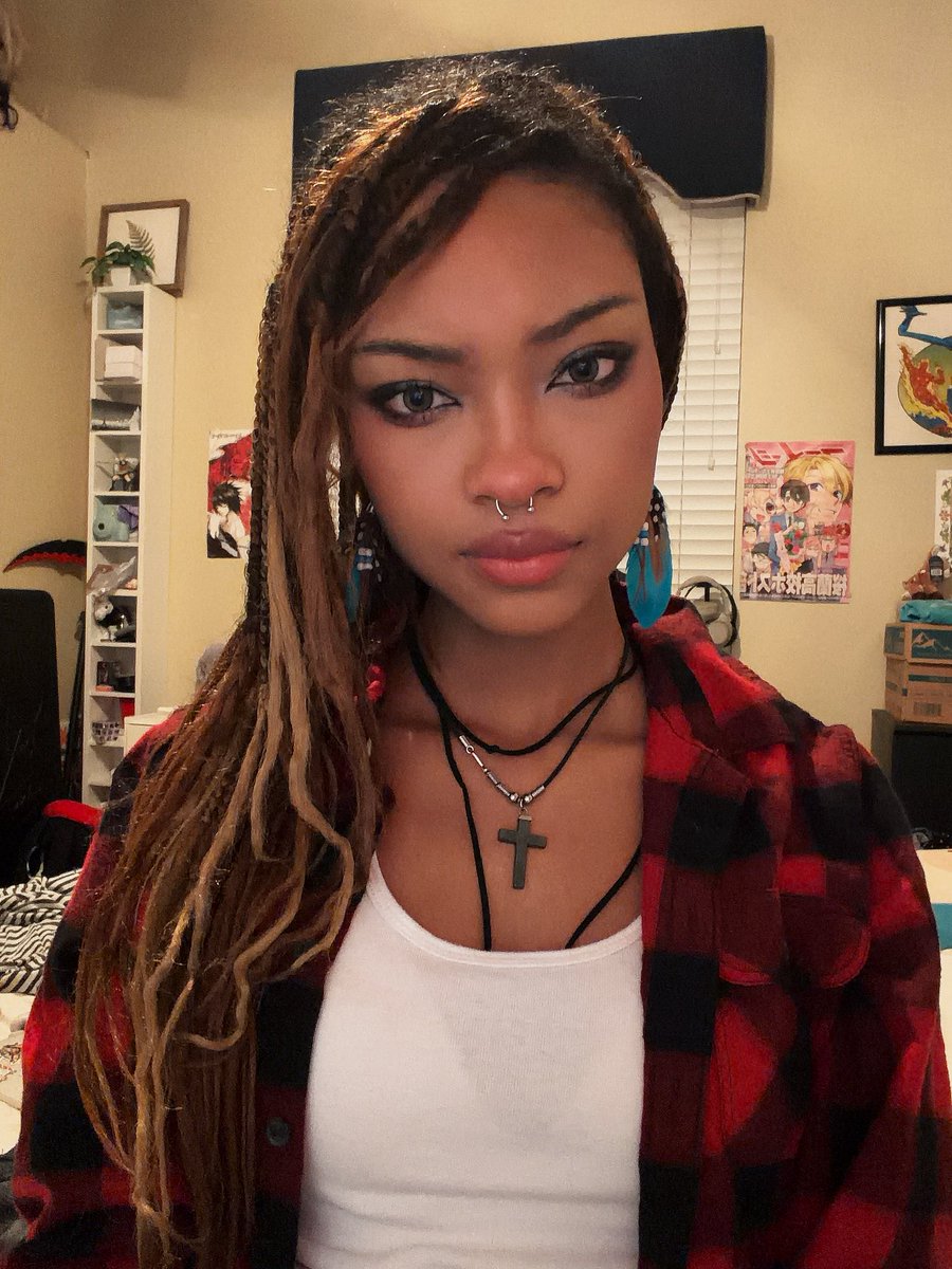 nightmaeyes's tweet photo. rachel amber cosplay for october 11! <3 #lifeisstrange https://t.co/2tD7UGdnLx