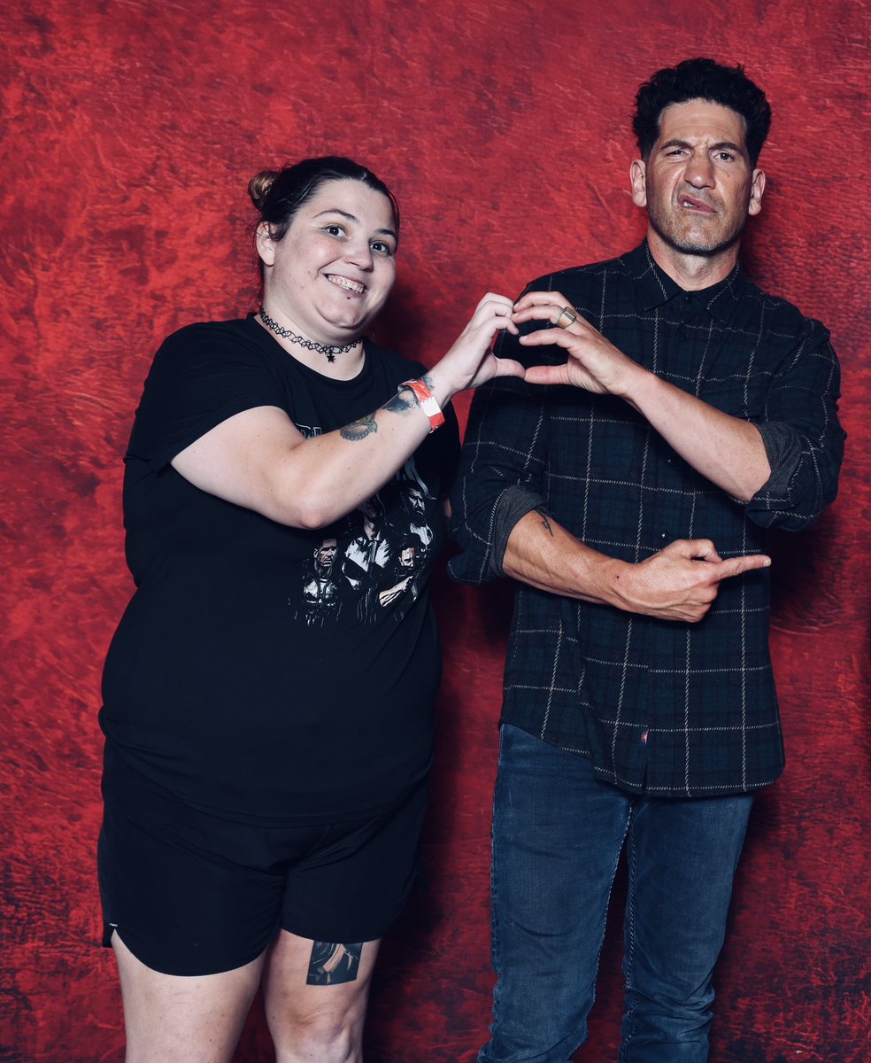 Brooskiiilee's tweet photo. @frankcastleslvr He has the nicest hands 🤭🙈 https://t.co/1Oo5CcjBJL
