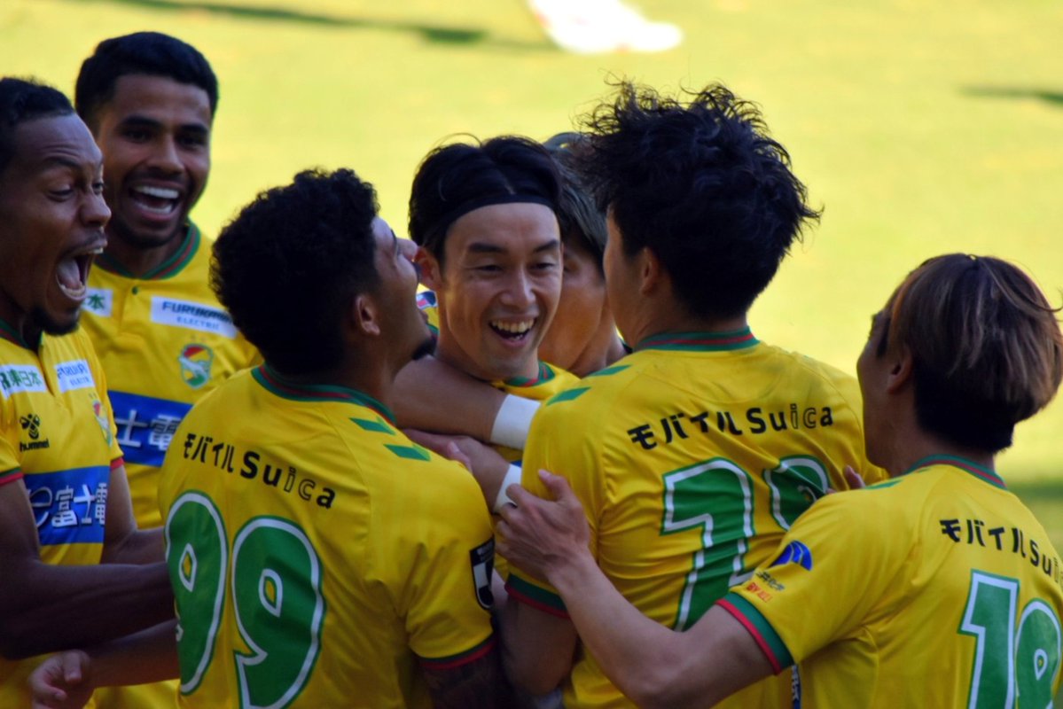 ILSOCCER_A's tweet photo. 2026.10.11 千葉vs長崎　

ゴールセレブレーション

#安井拓也 選手

#jefunited
#ジェフ千葉 https://t.co/wqlIF9VGY3