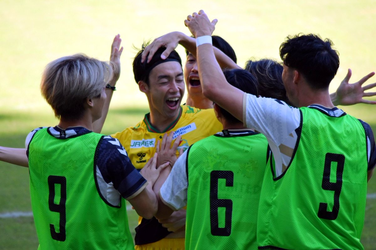 ILSOCCER_A's tweet photo. 2026.10.11 千葉vs長崎　

ゴールセレブレーション

#安井拓也 選手

#jefunited
#ジェフ千葉 https://t.co/wqlIF9VGY3