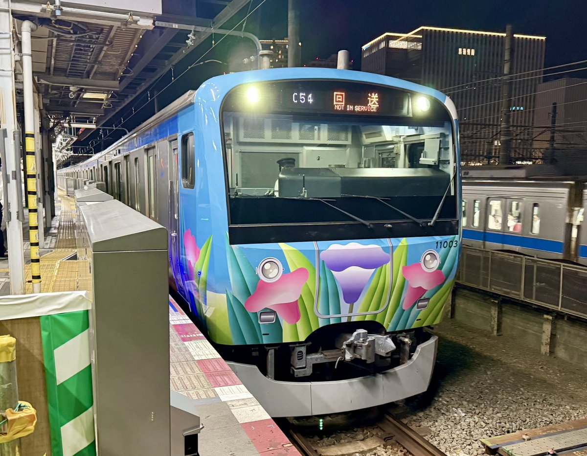 Seto08Yasu's tweet photo. 帰りは、「ほほえみ号」🚃

久しぶりの東急目黒線車両3020系

#相鉄線 #東急3020系 #相鉄線の知名度を上げよう #もっと相鉄線  #相鉄 https://t.co/QeS5KZlGQa