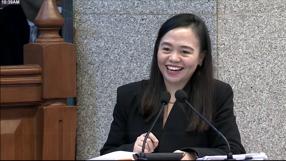 jesusfalcis's tweet photo. ❌ Atty. Kristine Ferrer: “I am not trying to scare you (by showing the penalties for violation of confidentiality laws).”

✅ Atty. Alex Cabrera: “I am not scared naman po.”

⚠️ Kahit gina-gaslight siya eh binabara niya ang Defense!

😂

#ConvictSara https://t.co/HroqQVug9N