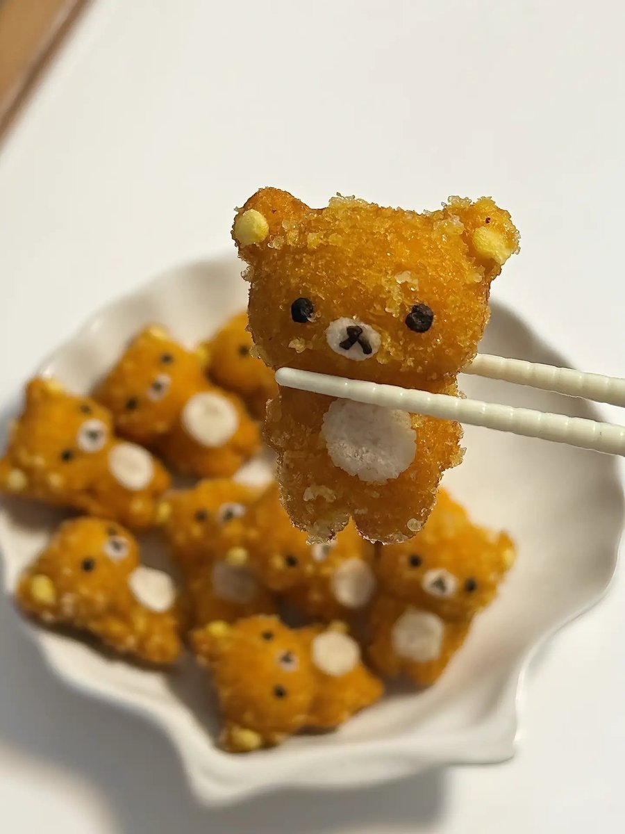 R_yuu_Lion's tweet photo. リラックマのタロイモ入りさつまいも団子
揚げたてのくまさんです🐻

レシピはコメント欄へ👇
#リラックマ https://t.co/xwlOY68AQA
