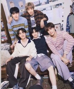 Dalover1248's tweet photo. 진짜 가족사진 미쳐버리게따 https://t.co/GbuNsjFrD8