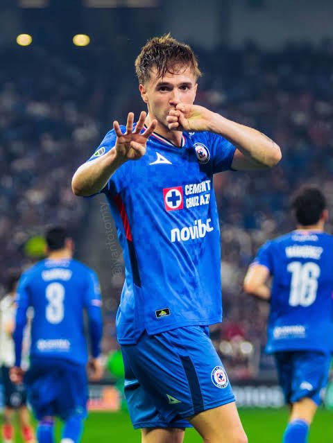 Costalito33's tweet photo. Tremendo esfuerzo físico de este hombre, lideró al equipo a no perder esto 

Para el vecino 🔥 https://t.co/OKSjxjWmiZ