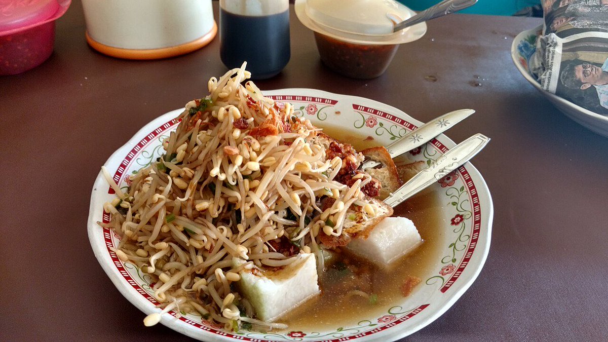 kieshford's tweet photo. @grimealdi good morning! pagi-pagi udah balapan aja nih. coba lawan ini, lontong balap https://t.co/N3Yu8cq9bk