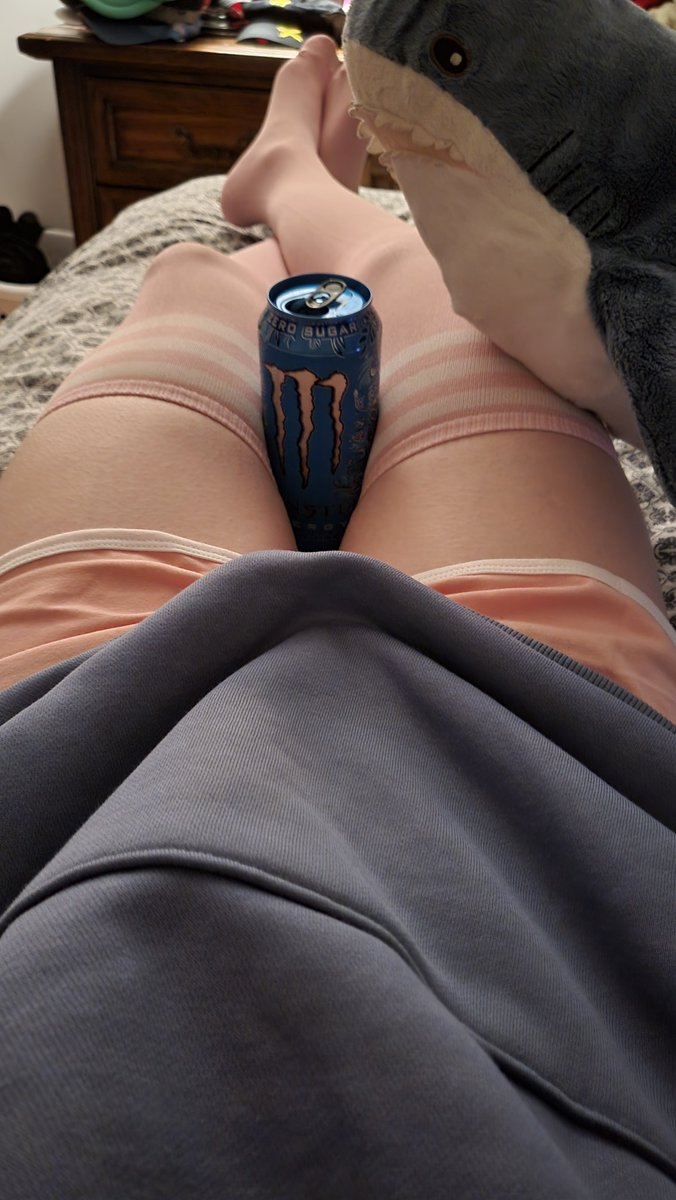 Kittoraaaa's tweet photo. Blue and pink is such a goated color combo
#femboy #thighs #femboythighs https://t.co/0DRHq2MYjr