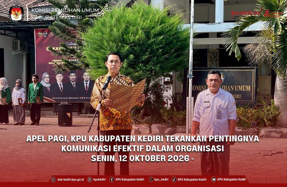 KPU_Kediri's tweet photo. #TemanPemilih, Senin (12/10), KPU Kabupaten Kediri melaksanakan apel pagi rutin yang diikuti oleh Pimpinan serta seluruh jajaran Sekretariat. Kegiatan berlangsung mulai pukul 08.00 WIB dan berjalan tertib hingga selesai. https://t.co/RyRb91VoYG