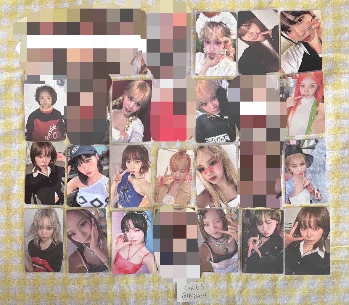 biiin33's tweet photo. ルセラフィム LE SSERAFIM 交換 買取 トレカ ルセラ 

譲→画像1〜7枚目
求→買取

メルカリ最安値以下でのお譲り可能です。メルペイ又は銀行振込でのお取引となります。お迎え可能な方是非お声かけよろしくお願いいたします。 https://t.co/SpKrhZEFGr