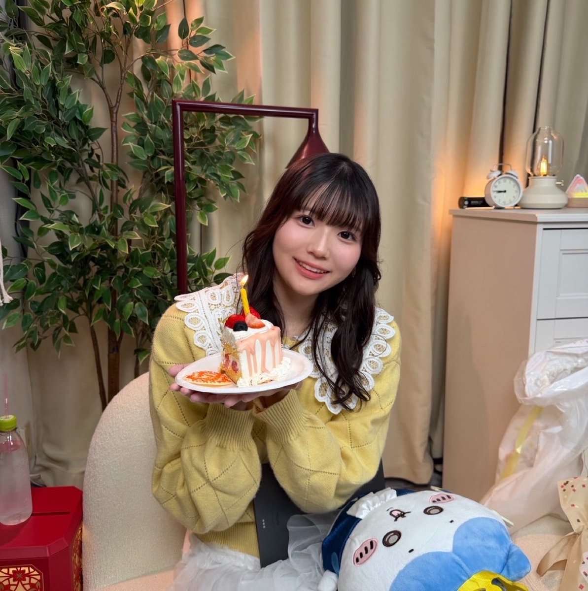 h_sae_'s tweet photo. 本日、誕生日を迎えました🎂

応援してくださる皆さま、いつも本当にありがとうございます！
これからも感謝の気持ちを忘れず、楽しく真摯にお仕事に向き合って参ります。
よろしくお願いいたします✨ https://t.co/QyGfi8Nu1x