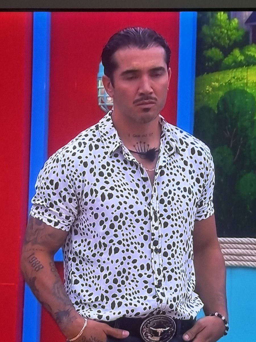 cotesaicoloyist's tweet photo. Qué feo habla este sujeto… no tiene modales. No lo conozco, pero ahorita que le preguntó algo a Ivonne se me hizo súper mal como se dirigió…
#lagranjavip #LaGranjaEliminación https://t.co/AuwbLbwxLC