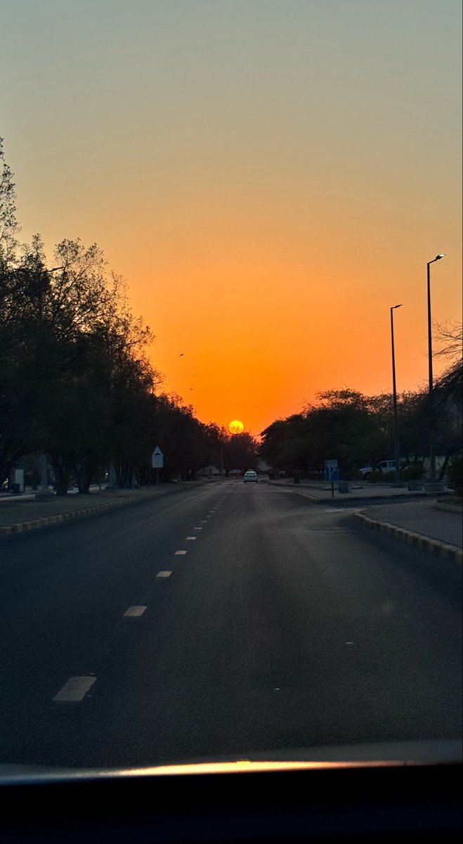 _x305__'s tweet photo. أحبّ أحلى مشاويري لـ عينك يا أوَّل العنقود
وأعرف إن الصباحات الجميلة تِنخلق منها.

// محمد السلطان https://t.co/apo8ewBvhk