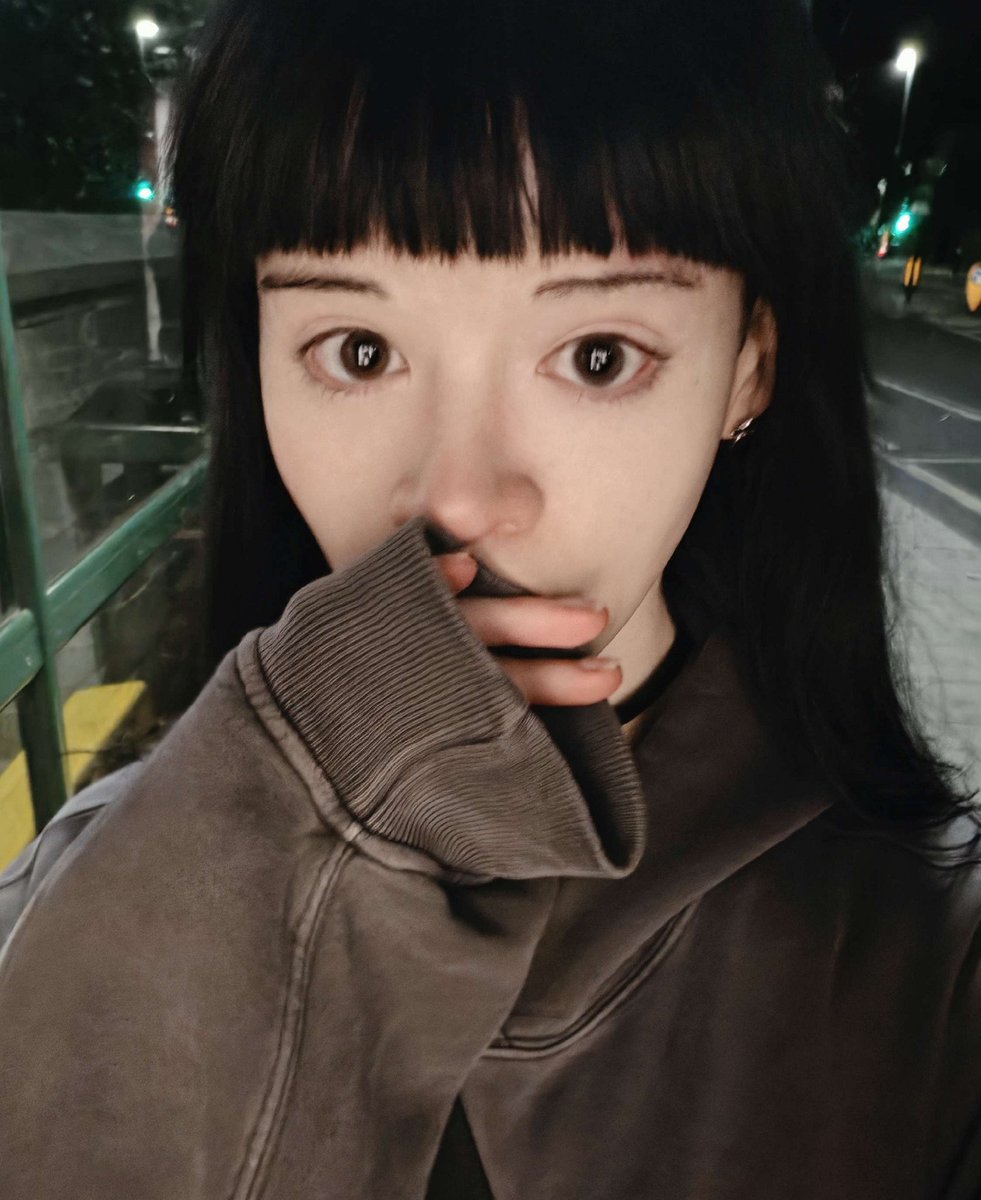 The_Bunny_Doll's tweet photo. Finally got out of A&amp;E at 4am and then had to walk across town in the freezing weather looking like an actual ghost 💀 https://t.co/jc4Noo7tFs