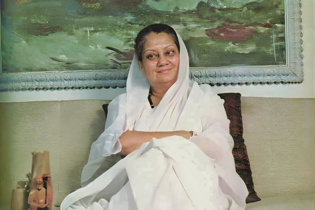 onlineharshit's tweet photo. त्याग और जनसेवा की प्रतिमूर्ति, विचारधारा की राजनीति में उच्च आदर्श स्थापित करने वाली श्रद्धेय राजमाता विजयाराजे सिंधिया जी की जयंती पर विनम्र श्रद्धांजलि।

लोक कल्याण के लिए उनका समर्पण और उनकी दृढ़ संकल्प शक्ति करोड़ों कार्यकर्ताओं के लिए प्रेरणापुंज है। https://t.co/C5M4oOhapO
