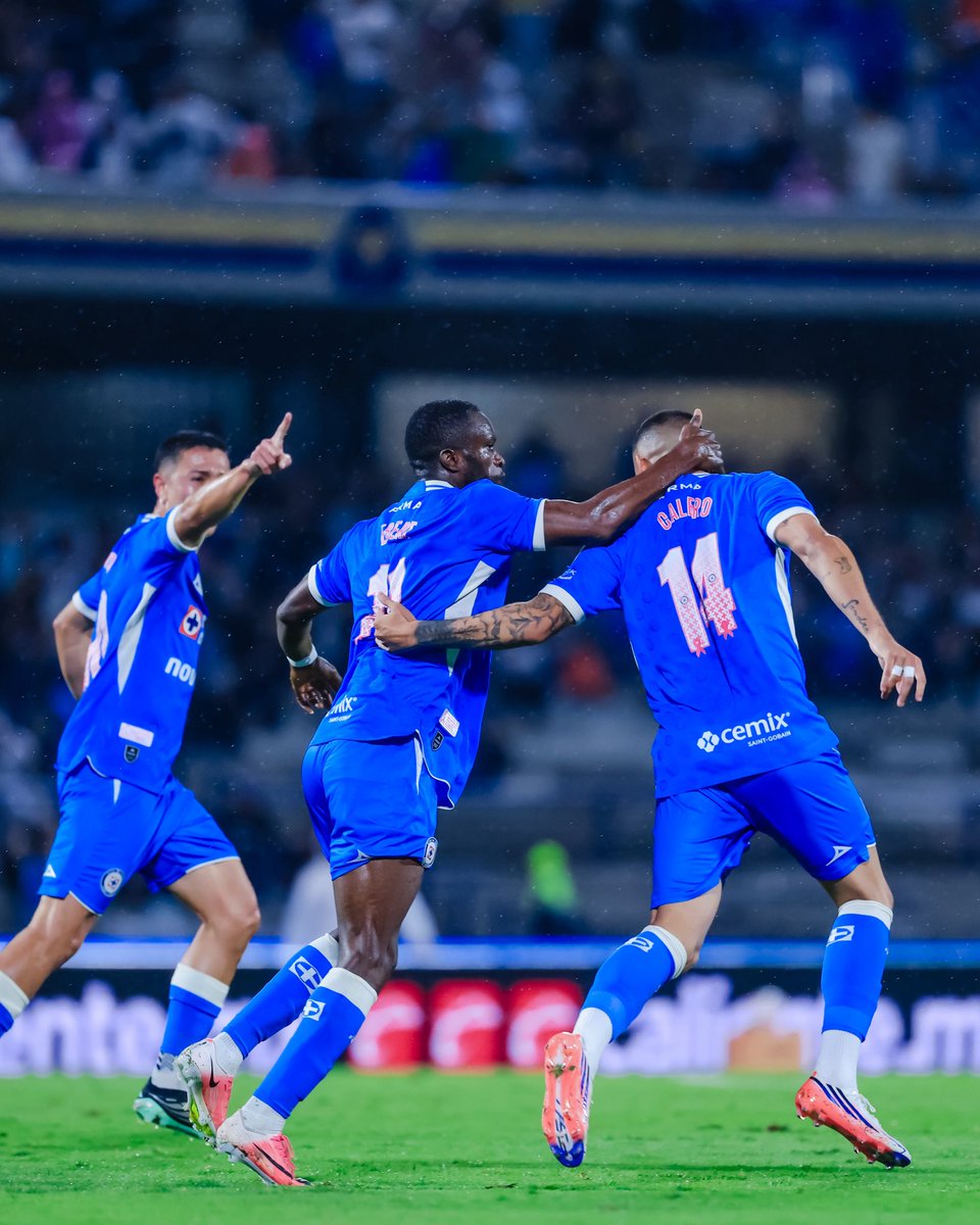 CruzAzul's tweet photo. El del empate a 3️⃣ fue de Osinachi Christian Ebere 😤 https://t.co/foU1KigX3Y