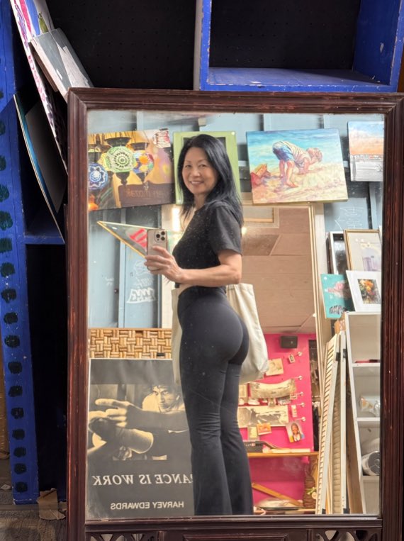 monicabrow5478's tweet photo. 62yo Asian single mom https://t.co/qsitXSjIhD