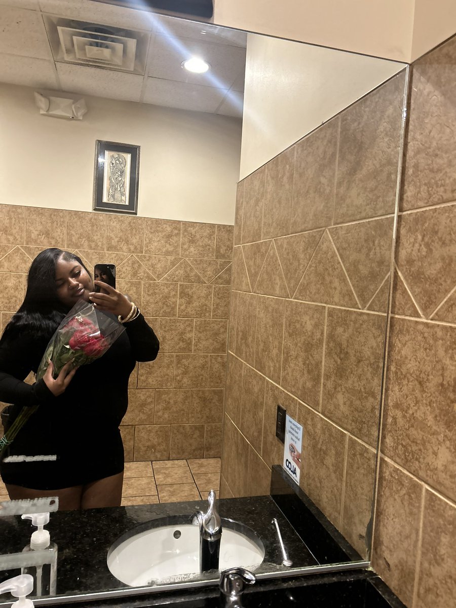 cashae_f's tweet photo. I love being a libra 🥹 https://t.co/DBrkSuwgNy