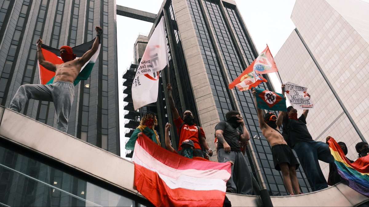 bruno_macciel's tweet photo. hoje participei de um dia histórico junto de mais de 1 milhão de gente boa, foi um prazer observar tanta vontade da estar presente.
obrigado. 
aqui algumas fotos que eu adorei tirar hoje
#manifestacao #manifestacaolula #manifestacaopaulista #lulapresidente2026 https://t.co/D4UjiyvZ85