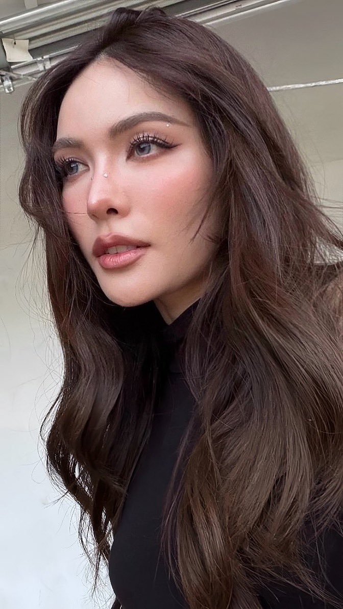rak_charchar's tweet photo. แต่งหน้าโทนนี้สวยจัง เหมือนฝรั่งเลย สวยคม มองไม่เบื่อ

SMILEY BESIDE CHARLOTTE12
#CharlotteAustin #ชาล็อตออสติน 
@itscharlotty https://t.co/kXSZ7JcEFR