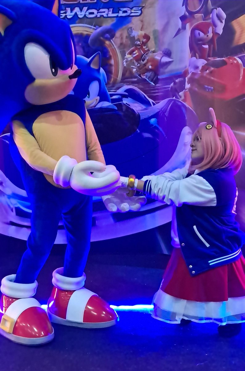 blckhearted_art's tweet photo. I DID IT, I DID IT!!!

I ASK HIM TO MARRY ME

#sonamy #gamingfestliverpool https://t.co/dHnt0vmPC1