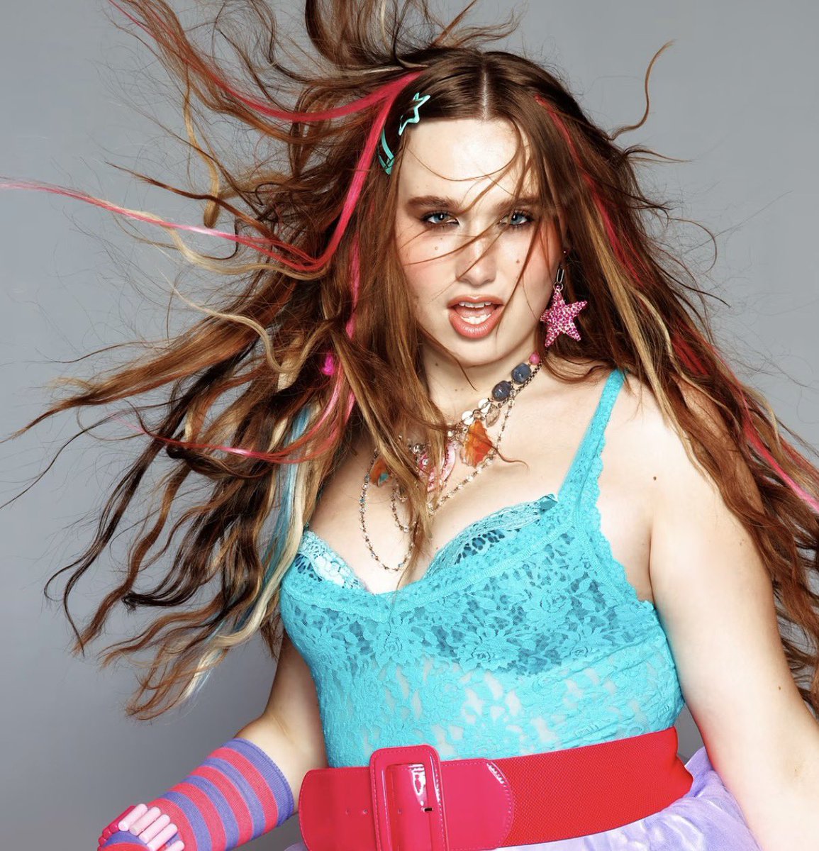 elichartupdates's tweet photo. Happy 26th birthday to the iconic Eli.

Regarded as “the first trans artist to make bad music,” Eli is a 0x Emmy, Grammy, Oscar, and Tony winner, despite being over a decade into her career. She is the first artist named “Eli” to have every song surpass 100K streams on Spotify. https://t.co/LVgfs3rxhe
