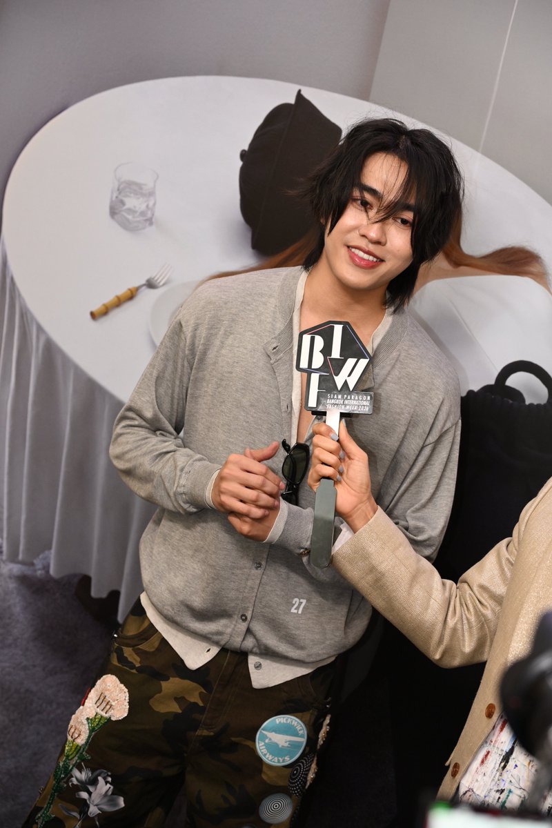 Siam_Paragon's tweet photo. เยลลี่แป๋วอะไรเบอร์นี้🥰

27 FRIDAY

Siam Paragon Bangkok International Fashion Week 2026 at Grand Runway, Parc Paragon, Siam Paragon

BOOM BIFW26 SIAM PARAGON 
BESEVBOOM X 27FRIDAY

#SiamParagonBIFW2026xBoom #SiamCenterBIFW2026 
#BIFW2026 #27Friday #besevboom https://t.co/9rr03p2xhA