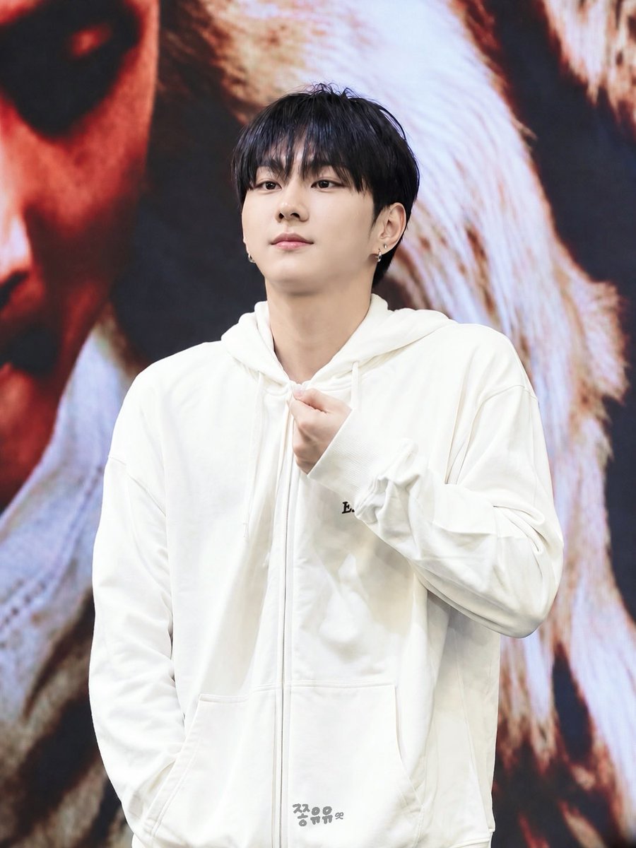 pjjjong_'s tweet photo. 261011 타이페이 🐈

#정원 #JUNGWON 
#ENHYPEN #엔하이픈 https://t.co/cHLwFJ0r2j
