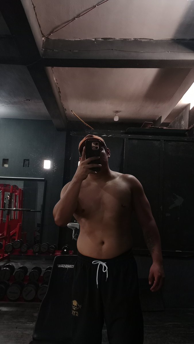 MexicanMacho8's tweet photo. Yo no sé si a ustedes les pase pero como que el gym te pone más cachondo 🔥

#single #tuxtlagutierrez #chiapas #swinger https://t.co/BdkQzTii7s