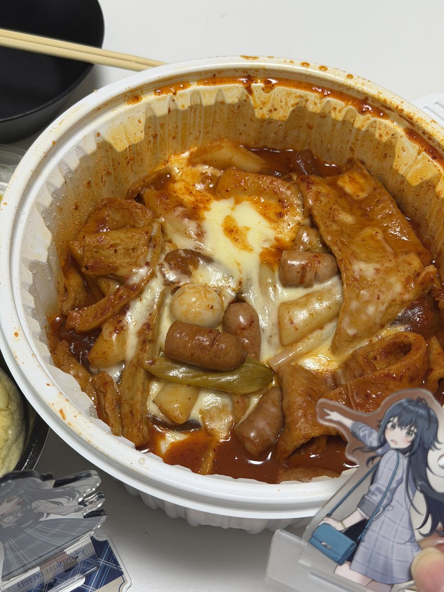 Gyudonzuki's tweet photo. 돼마리야 엽떡이야 https://t.co/Q8jlhsVWzY